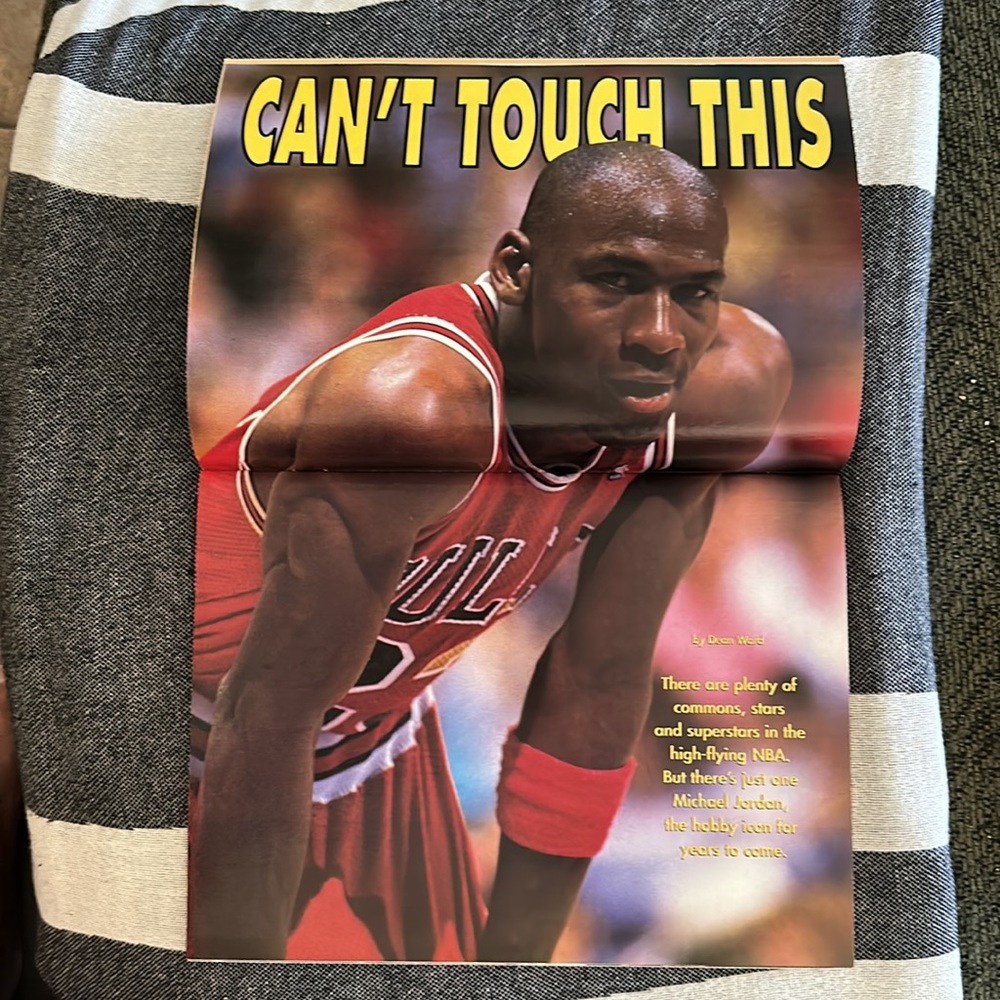 Magic Johnson - Los Angeles Lakers - Beckett Basketball Monthly Magazine - Picture 6 of 6